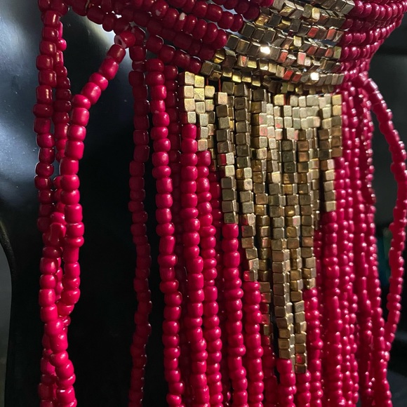 Deep Fuchsia and bronze beaded necklace - Picture 3 of 4